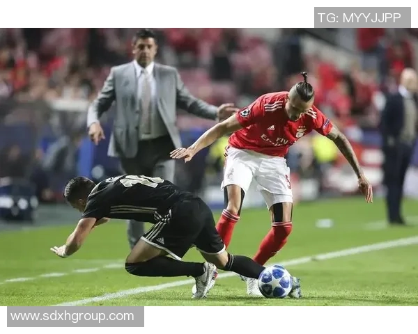 本菲卡与阿贾克斯的激烈对决谁将赢得这场欧战巅峰之战